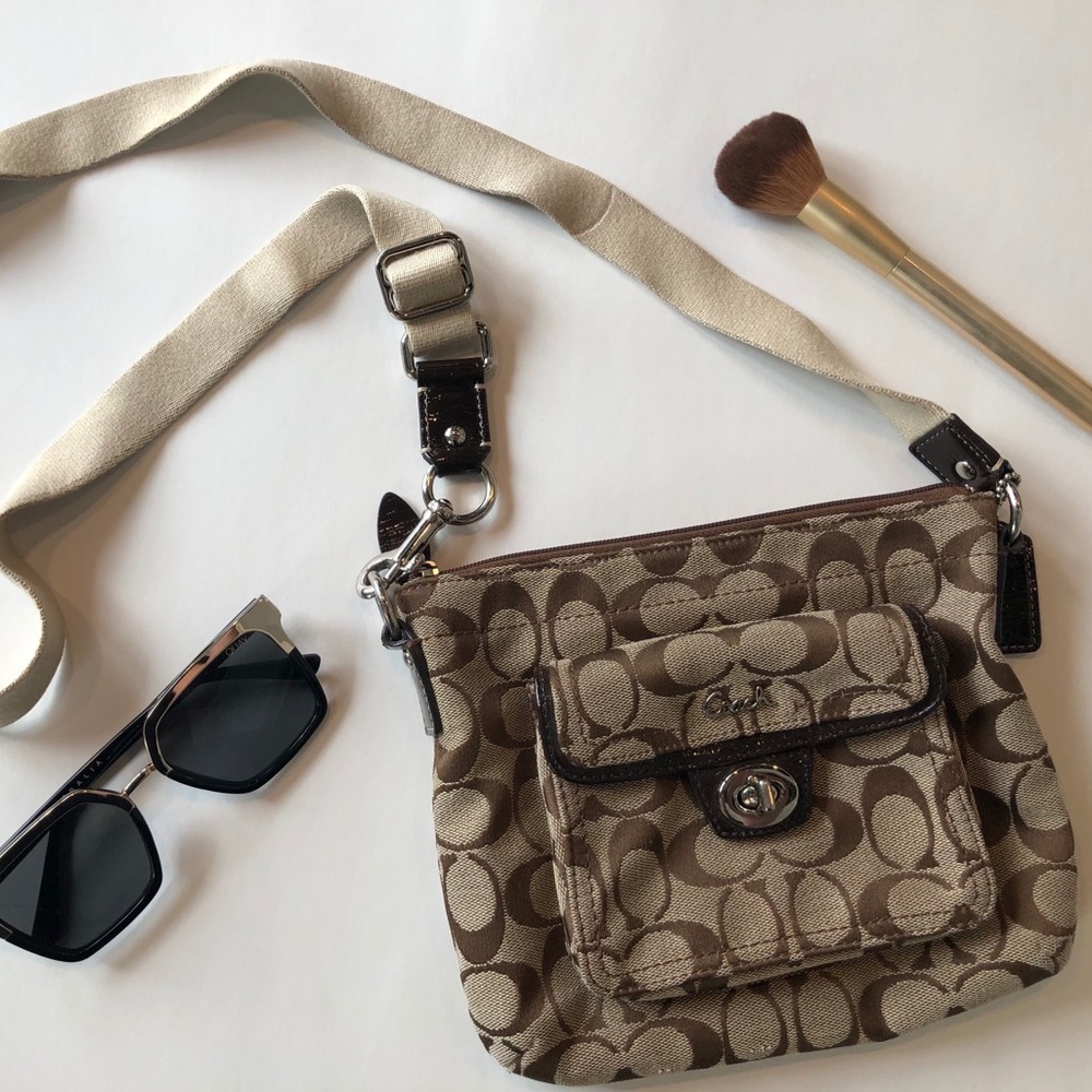 Coach messenger bag. Like new cond. 8 1/2 x 7 in.